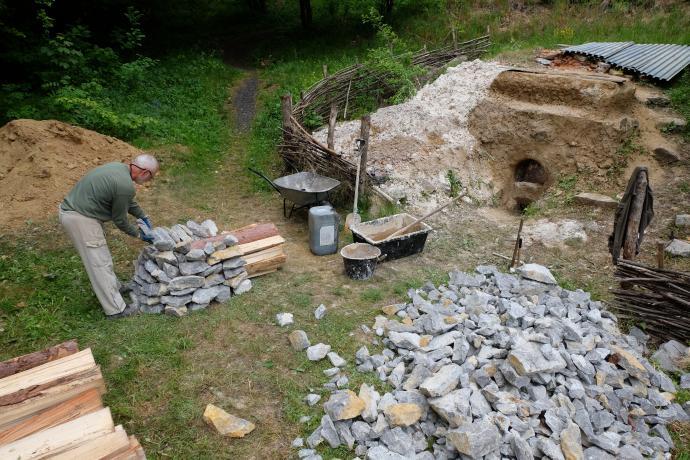 Trénink skládání klenby do vápenky