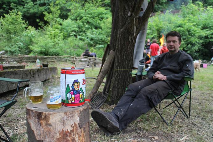 Stará huť u Adamova, květen 2015, zitofóbie (strach z piva) to tedy úplně nebyl - neb neprchal, ale pivo do pusy nevzal ani náhodou